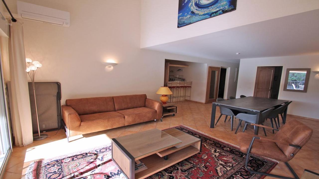Sainte-Maxime - 3 Bedroom Apartment, Air Conditioned, Outdoor Terrace, Swimming Pool المظهر الخارجي الصورة